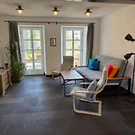 Stiftsherrenhaus Apartamento *