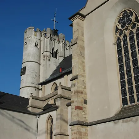 Stiftsherrenhaus * Münstermaifeld