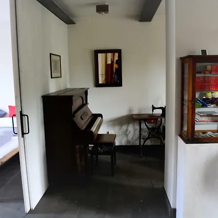 Stiftsherrenhaus 아파트 *
